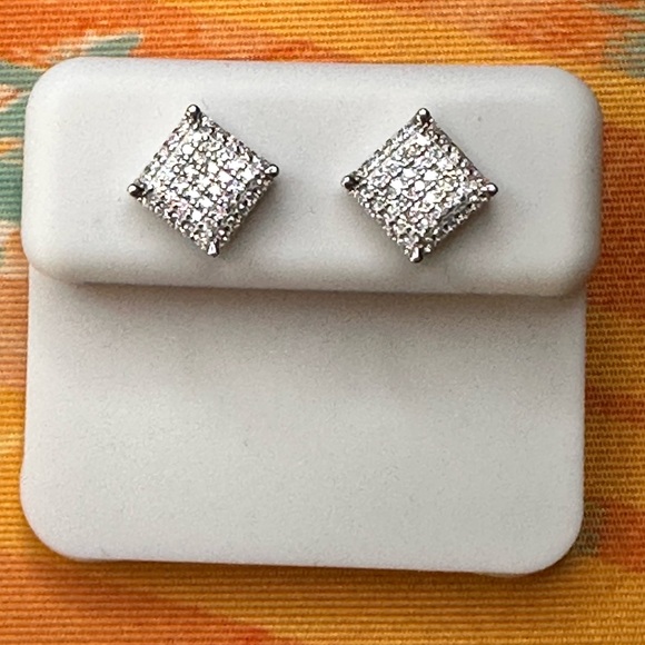 Moissanite- 925 Sterling Silver Stud Earrings - Picture 3 of 3
